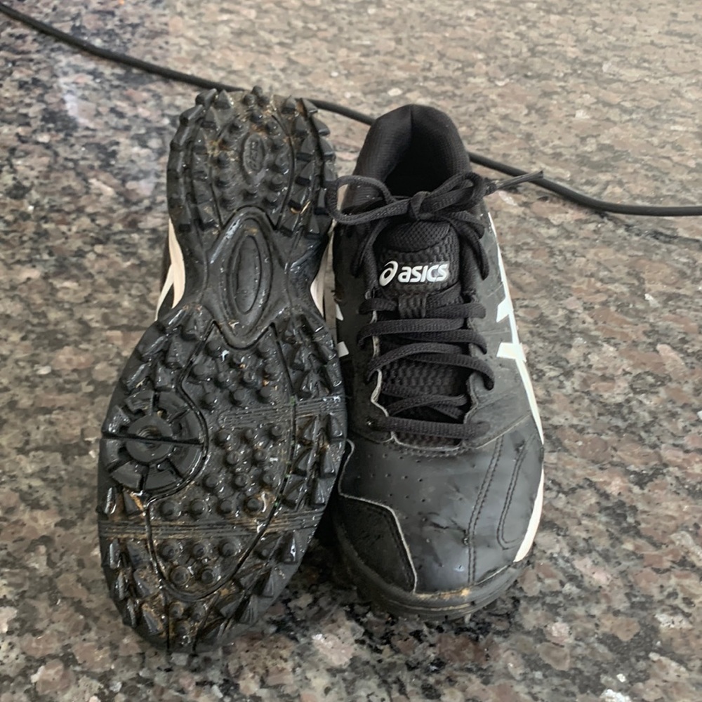 ASICS Turf Shoes size 7